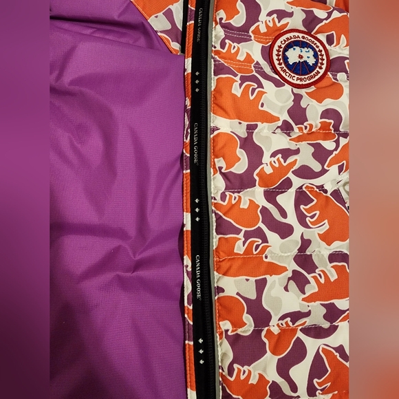 CANADA GOOSE Girls Polar Bear Print Vest - Picture 3 of 10